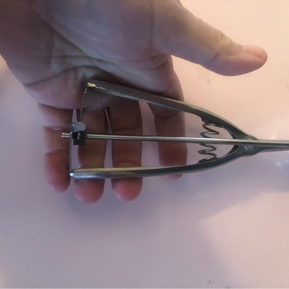 Stainless Steel Ice Cream Scoop spring action, potatoes, ice cream, rice- used - Picture 2 of 6